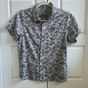 NWOT BURLEBO Youth Performance Button-Up Shirt in deer camo